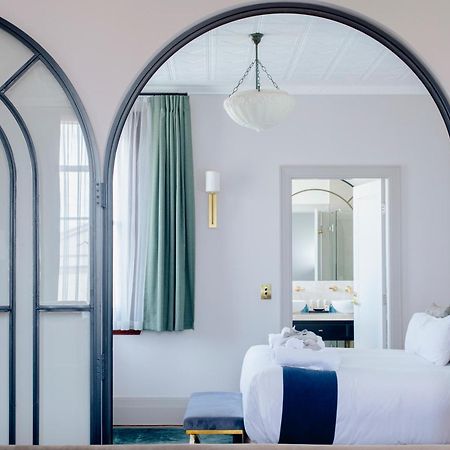 Tattersalls Hotel อาร์มีเดล ภายนอก รูปภาพ