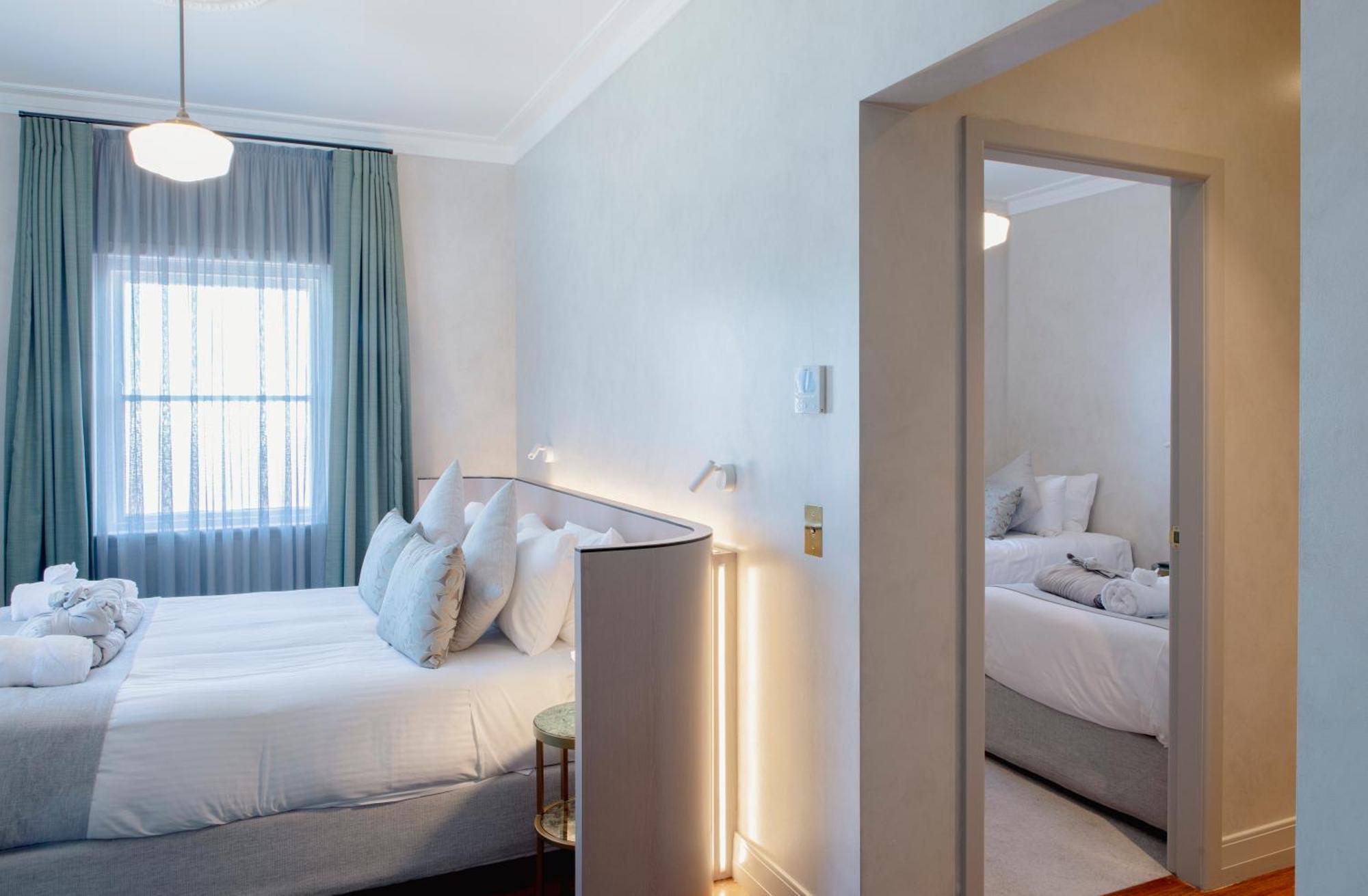 Tattersalls Hotel อาร์มีเดล ภายนอก รูปภาพ