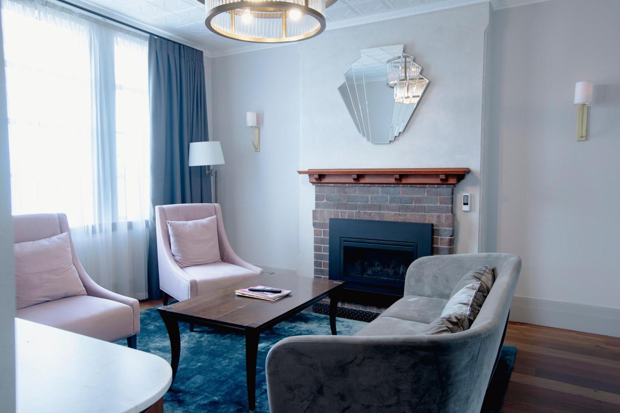 Tattersalls Hotel อาร์มีเดล ภายนอก รูปภาพ