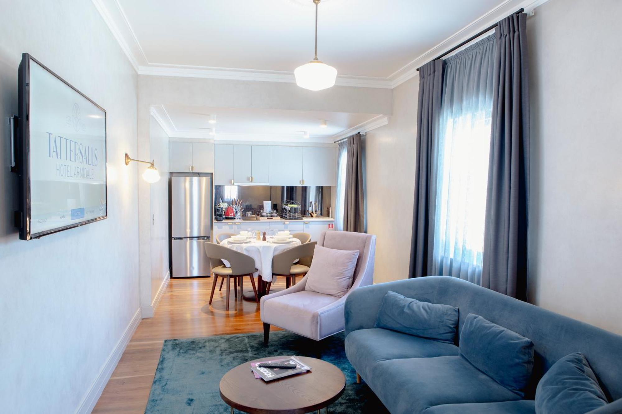 Tattersalls Hotel อาร์มีเดล ภายนอก รูปภาพ