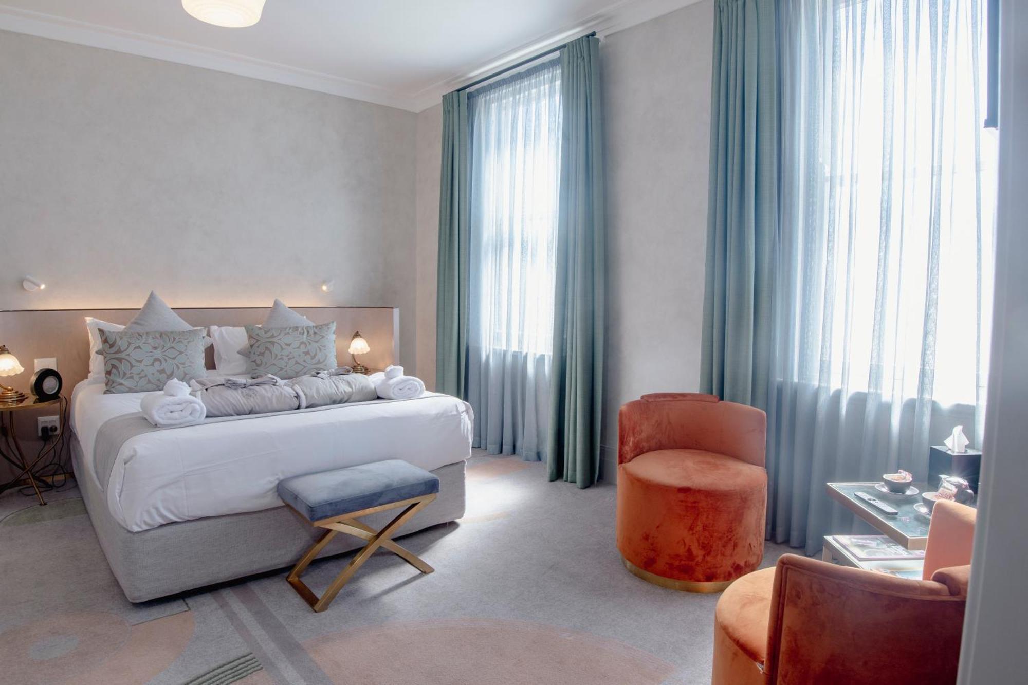 Tattersalls Hotel อาร์มีเดล ภายนอก รูปภาพ