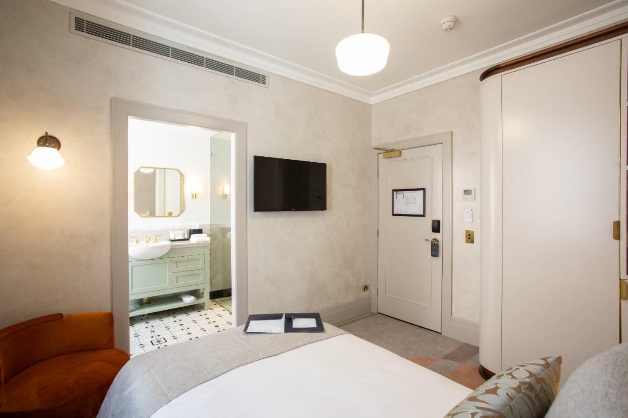 Tattersalls Hotel อาร์มีเดล ภายนอก รูปภาพ