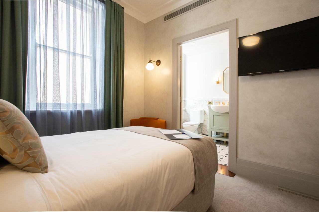Tattersalls Hotel อาร์มีเดล ภายนอก รูปภาพ
