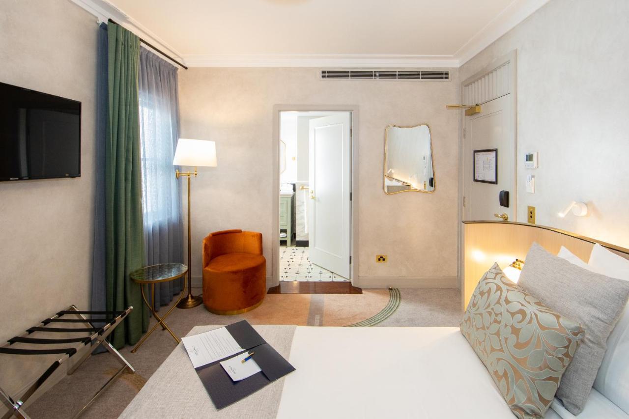 Tattersalls Hotel อาร์มีเดล ภายนอก รูปภาพ